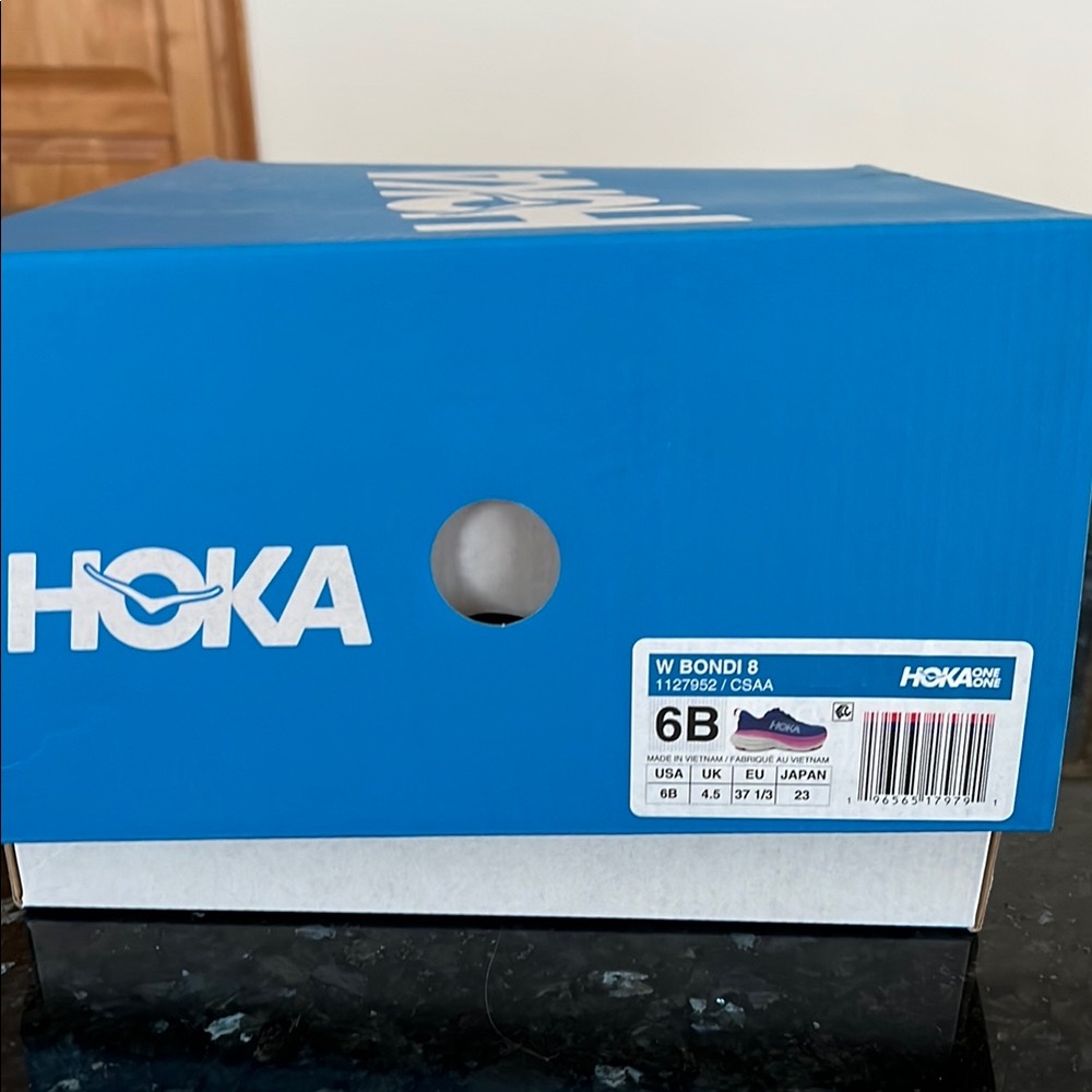 Hoka Bondi 8 Shoe in Blue and White